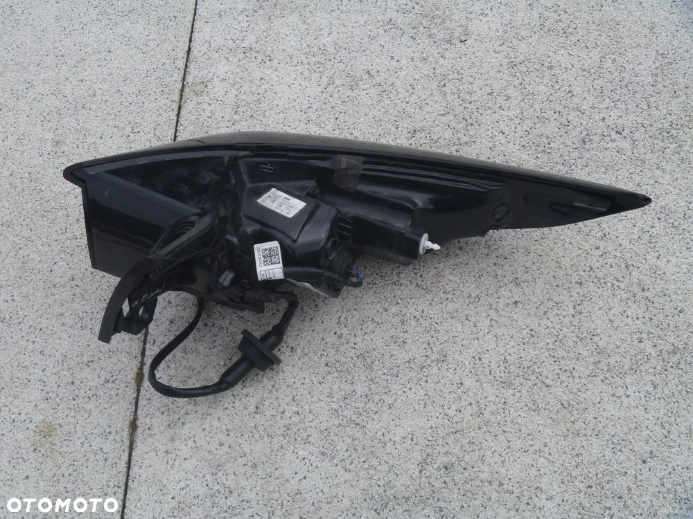 MAZDA CX-30 PODKŁDKA POD TABLICĘ REJESTRACYJNĄ ORYGINAŁ DD1L50171 - 12