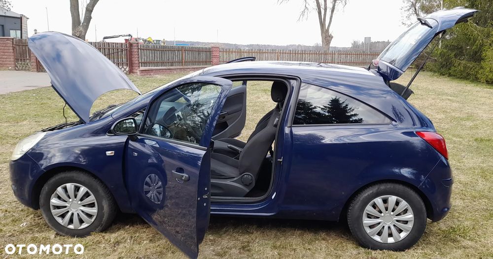 Opel Corsa 1.2 16V Essentia - 11