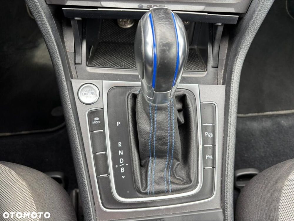 Volkswagen Golf e-Golf - 16