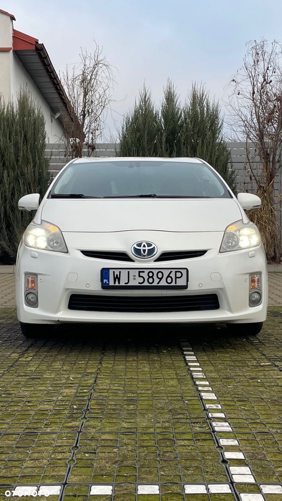 Toyota Prius 1.8 HSD Premium - 9