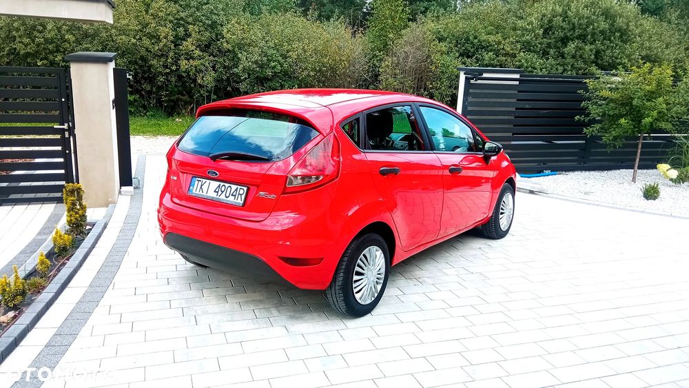 Ford Fiesta 1.4 TDCi Ambiente - 14