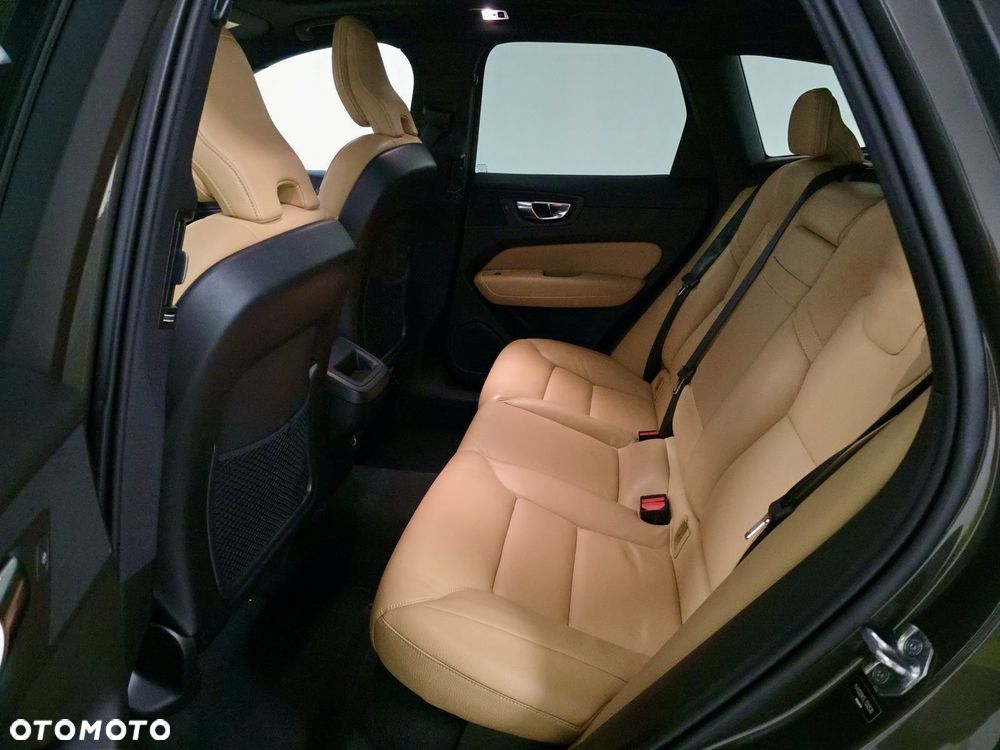 Volvo XC 60 T5 AWD Inscription - 11