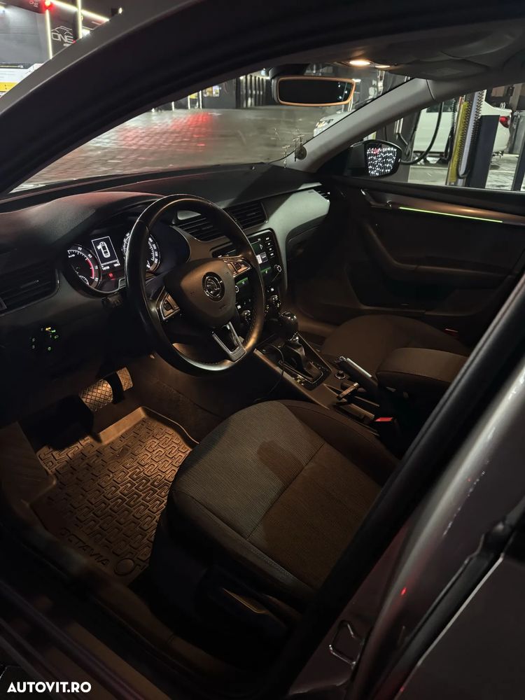 Skoda Octavia 1.5 TSI DSG MHEV Style - 10