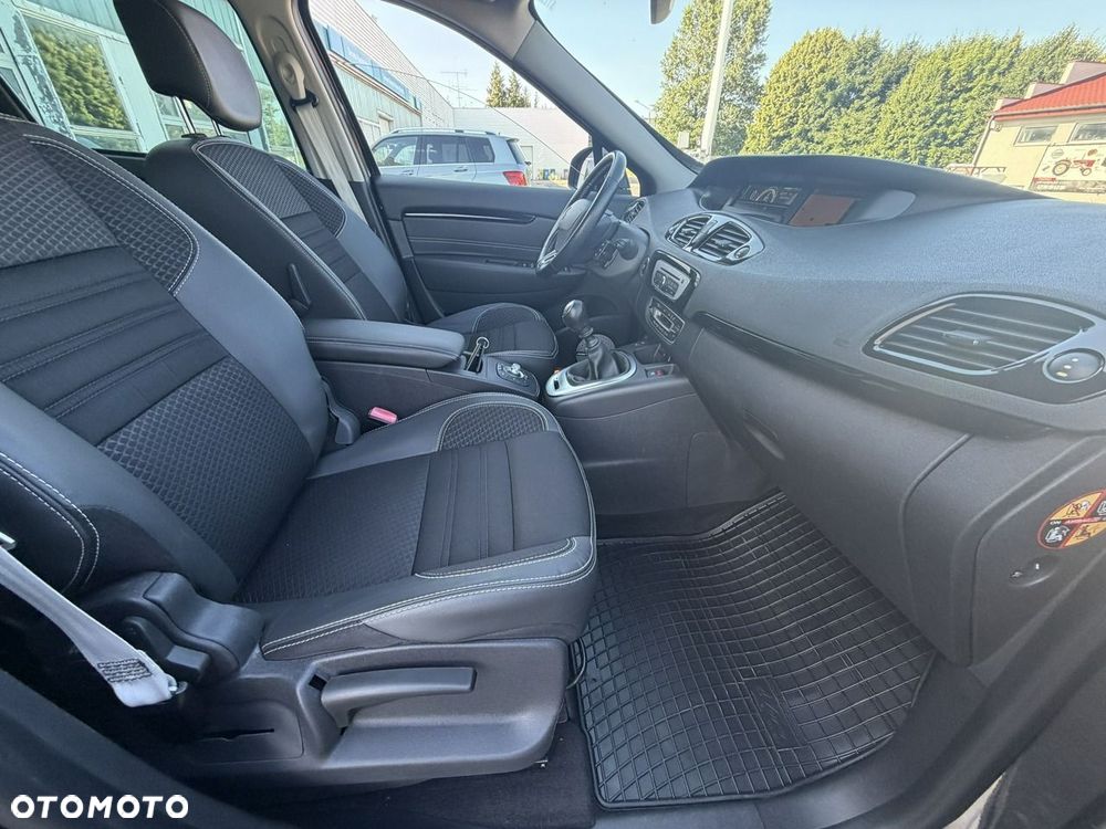 Renault Grand Scenic ENERGY TCe 130 BOSE EDITION - 37