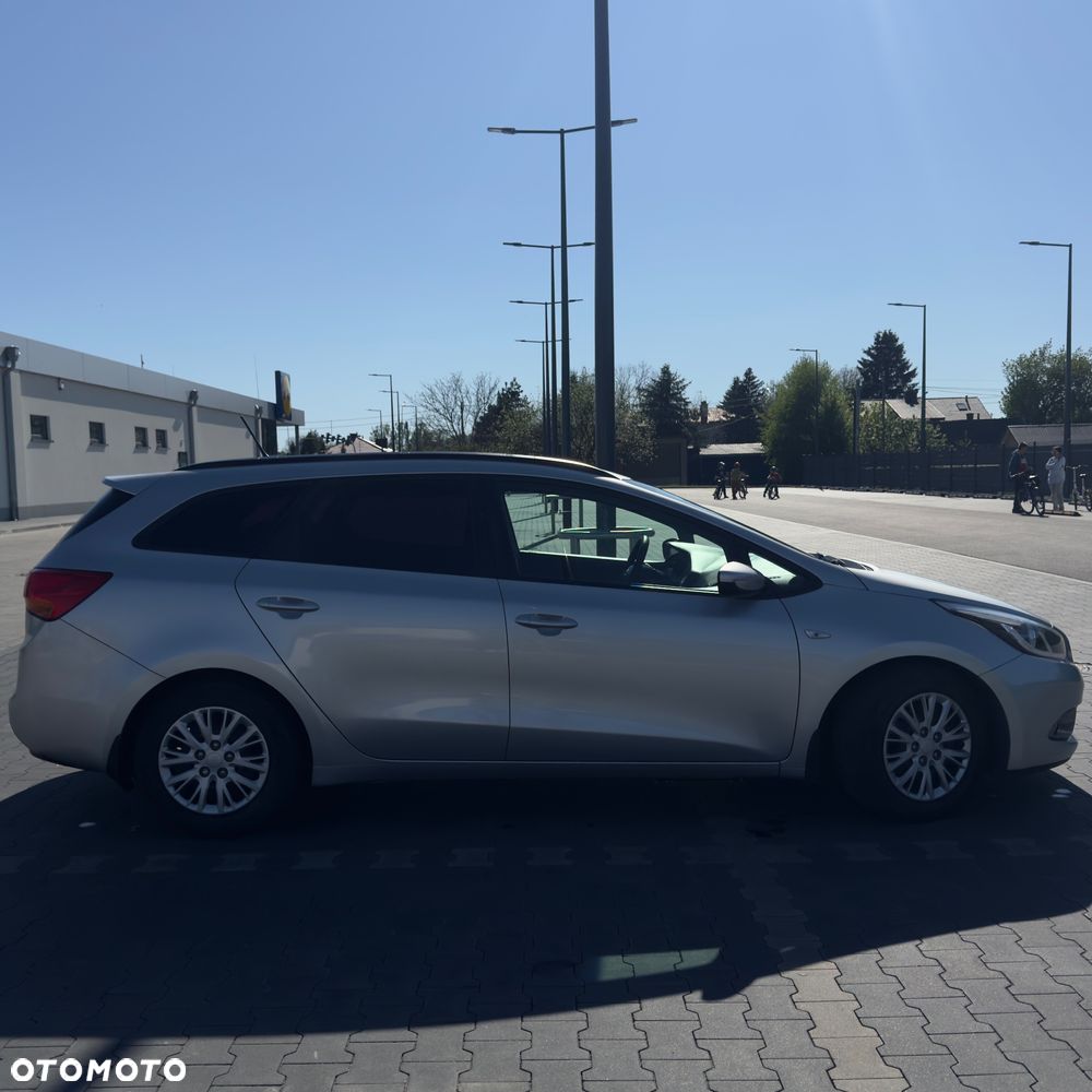 Kia Ceed - 4