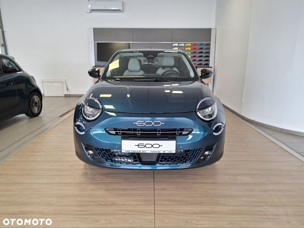 Fiat 600 1.2 Turbo Icon eDCT - 21