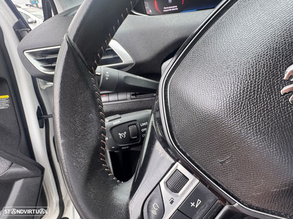 Peugeot 5008 1.2 PureTech Active - 13