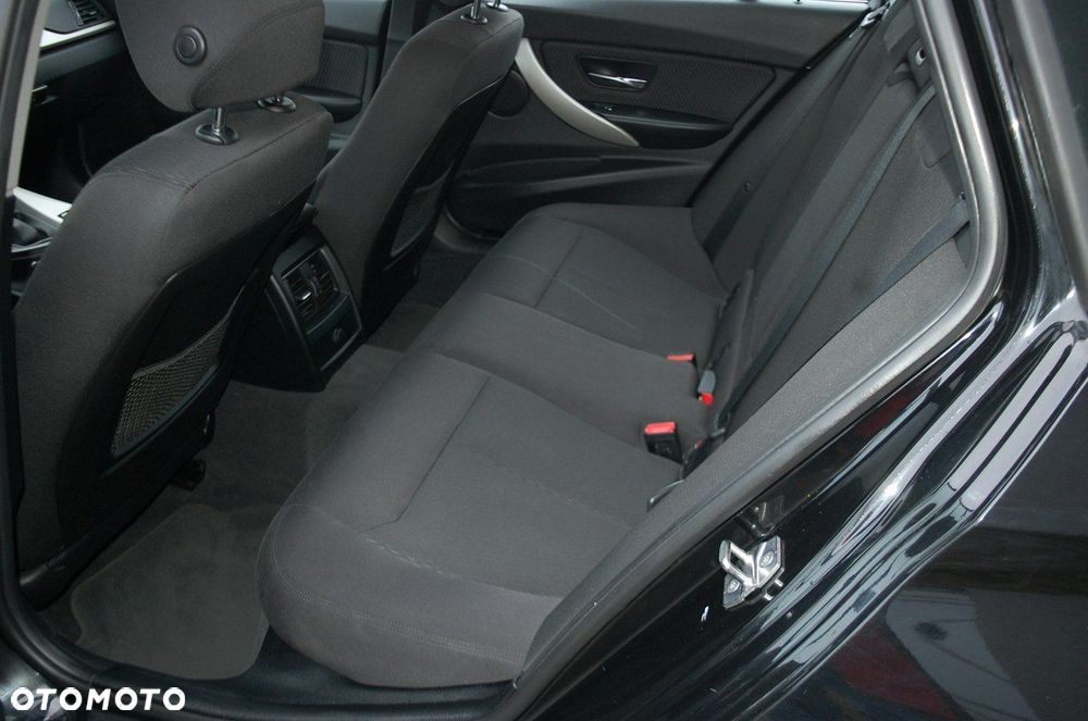 BMW Seria 3 - 26