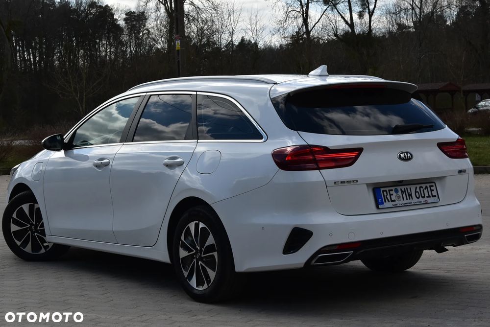 Kia Ceed 1.6 GDI DCT OPF Platinum Edition - 38