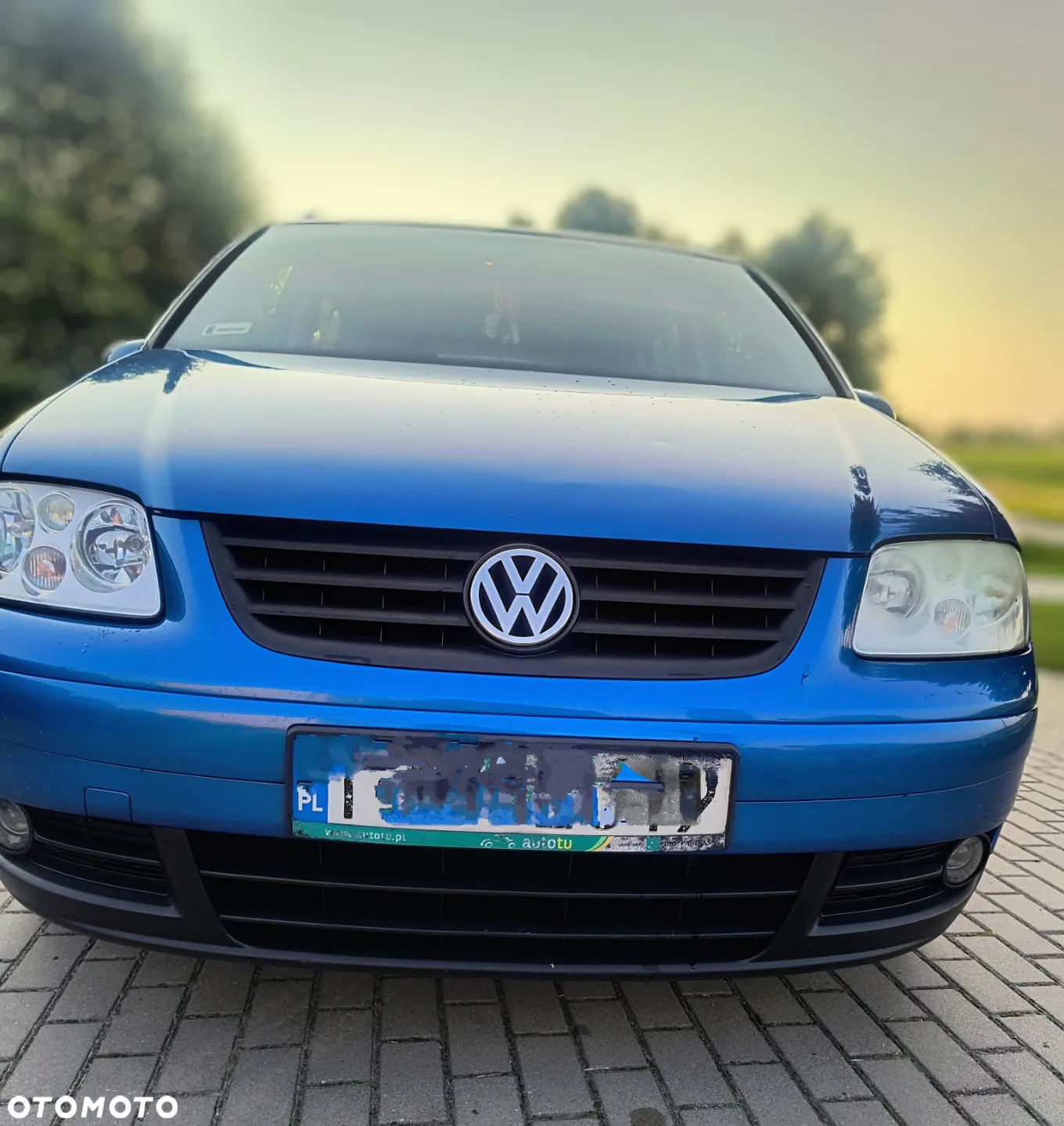 Volkswagen Touran - 12