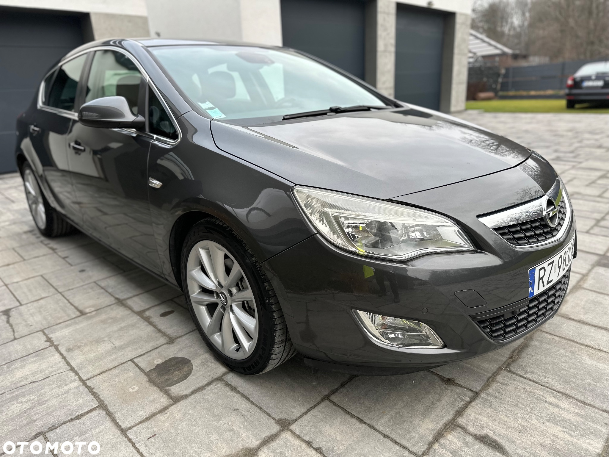 Opel Astra IV 2.0 CDTI Cosmo - 3