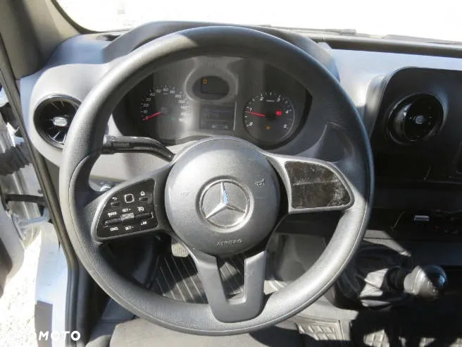 Mercedes-Benz Sprinter - 7