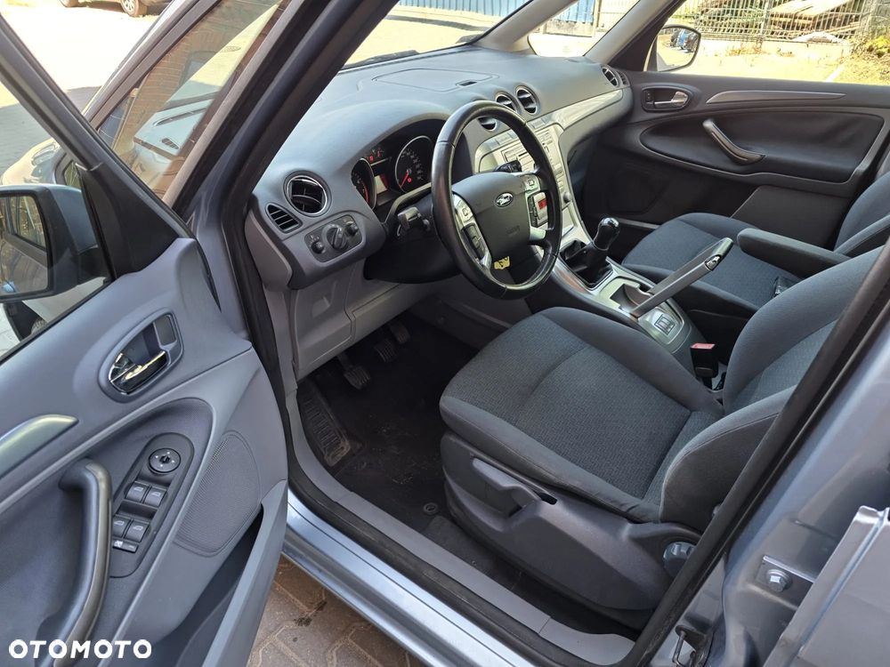 Ford Galaxy 2.0 Ambiente - 9