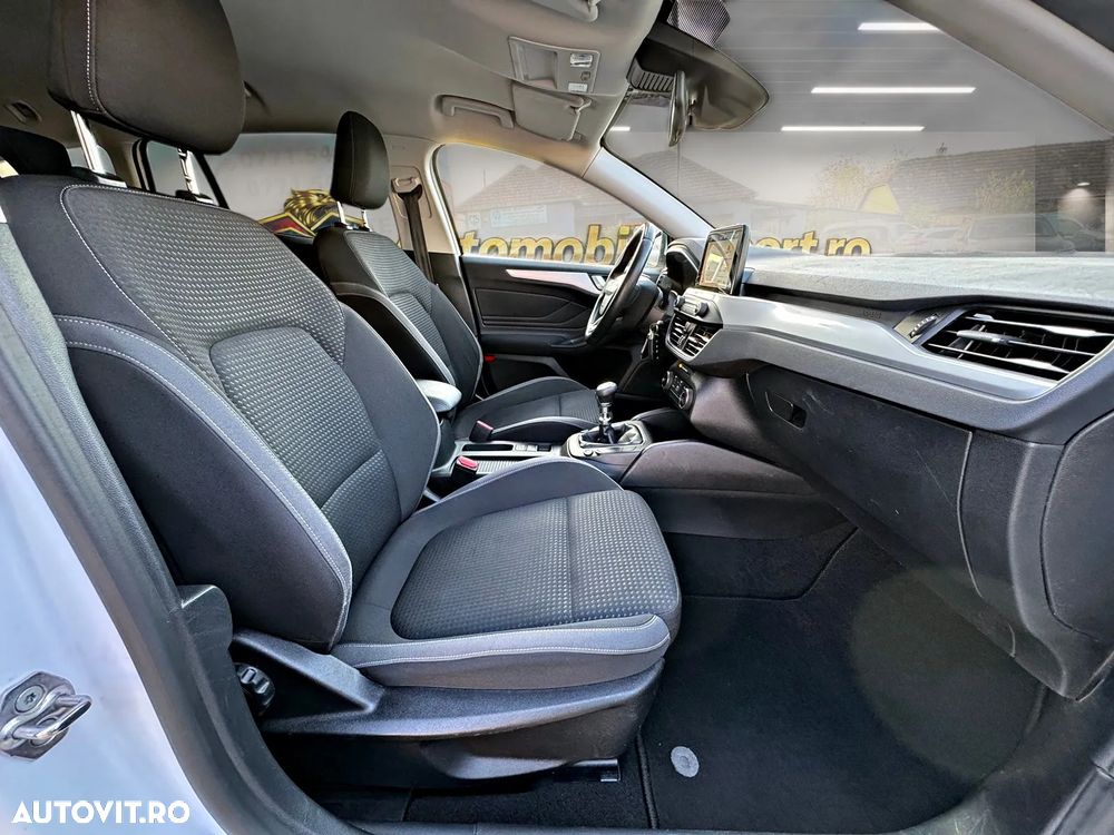Ford Focus 1.5 EcoBlue Start-Stopp-System COOL&CONNECT DESIGN - 9