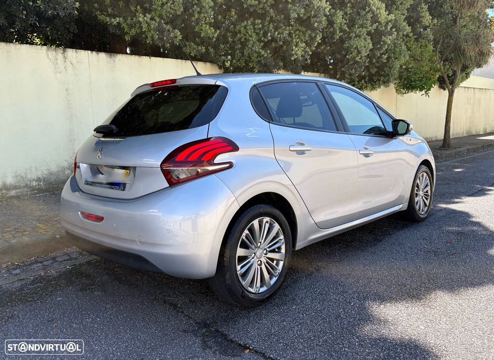 Peugeot 208 1.6 BlueHDi Style - 3