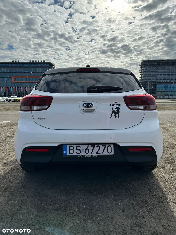Kia Rio 1.4 L - 8