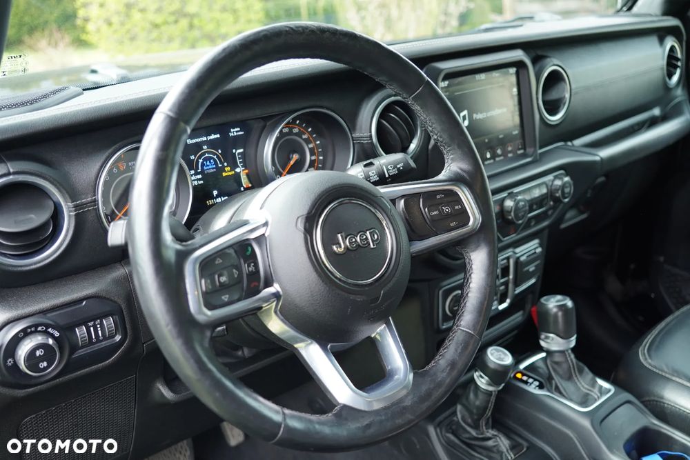 Jeep Wrangler 3.6 Unlim Sahara - 36