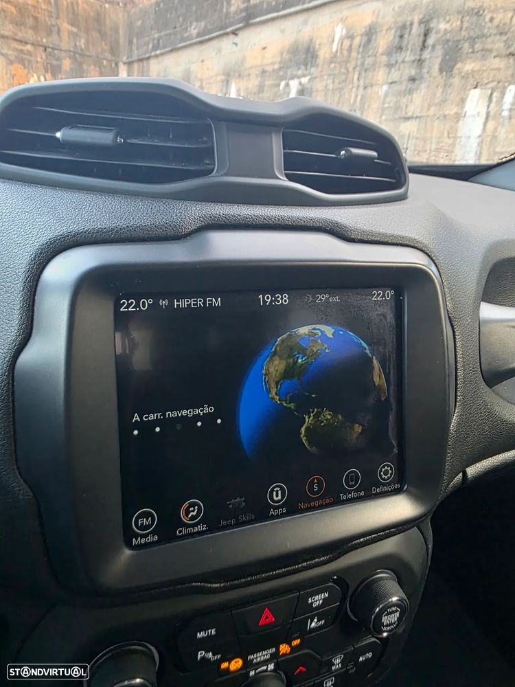 Jeep Renegade 1.0 T Limited - 23