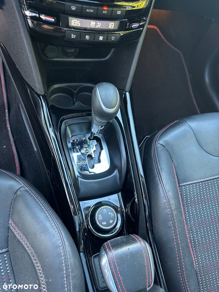 Peugeot 2008 PureTech 110 Stop&Start EAT6 GT-Line Edition - 10
