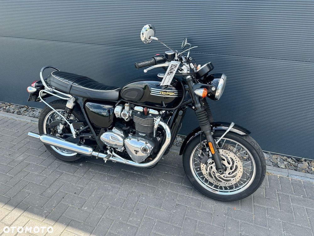 Triumph Bonneville - 6