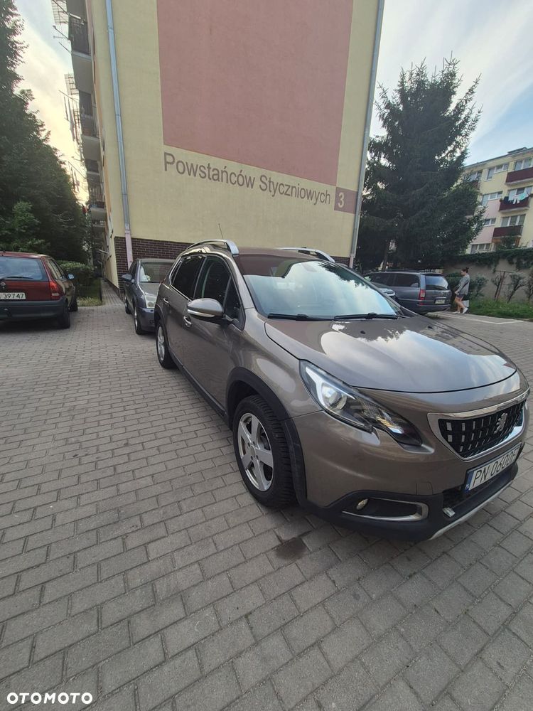 Peugeot 2008 1.2 Pure Tech Allure S&S - 7