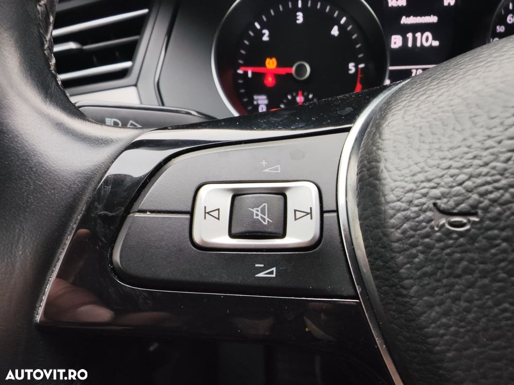 Volkswagen Passat - 25