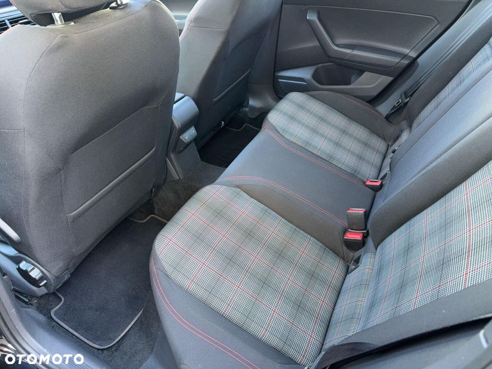 Volkswagen Polo - 13