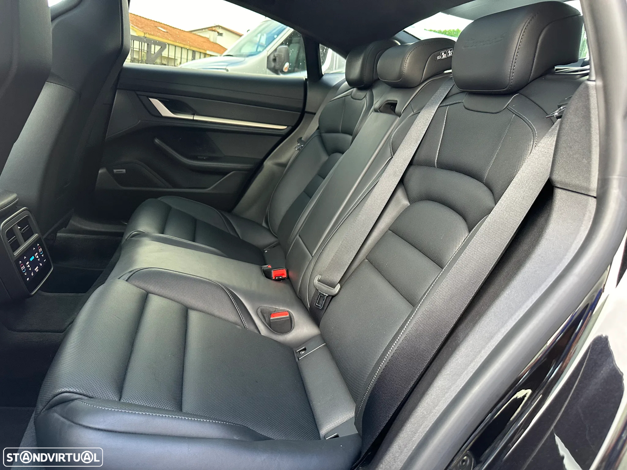 Porsche Taycan Turbo S - 21
