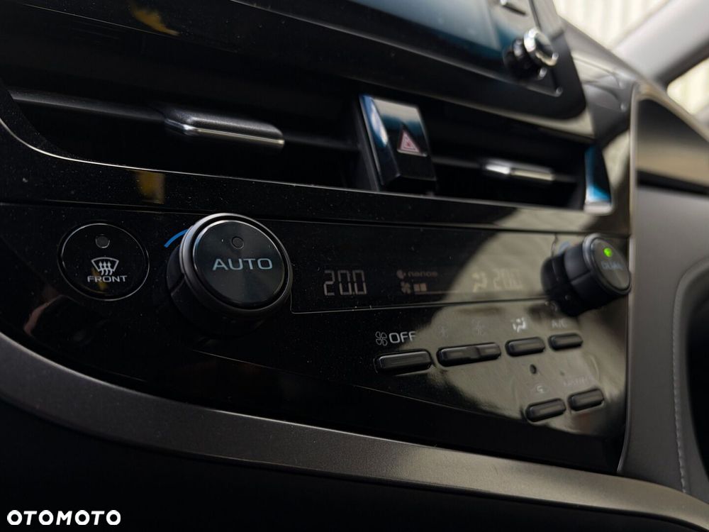 Toyota Camry 2.5 Hybrid Comfort CVT - 32