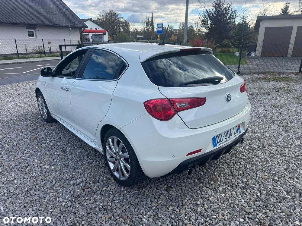 Alfa Romeo Giulietta 2.0 JTDM Distinctive EU6 - 5