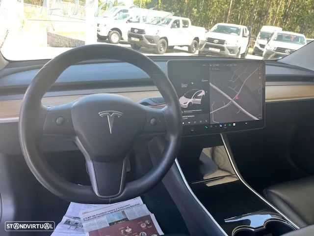 Tesla Model 3 - 12