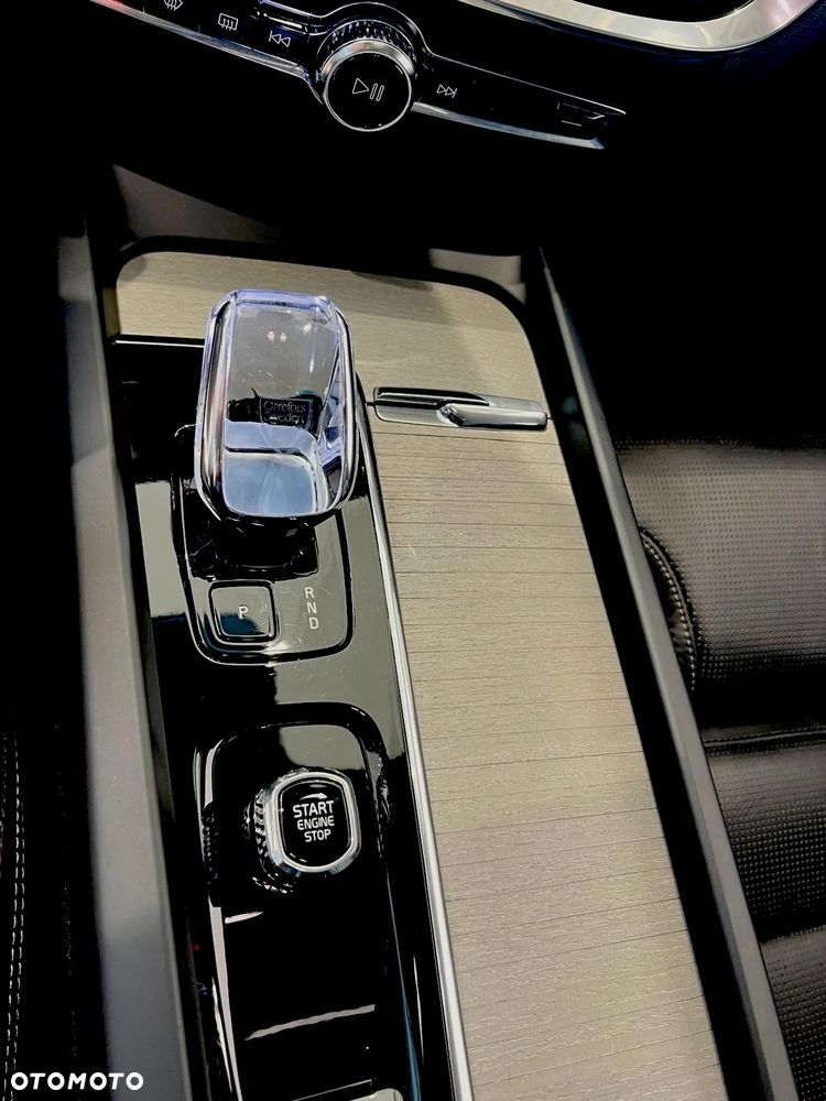 Volvo V60 B5 B AWD Ultimate Dark - 27