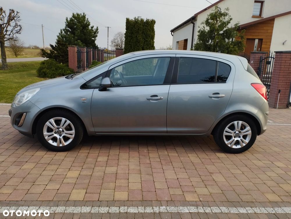 Opel Corsa 1.4 16V 150 Jahre - 3