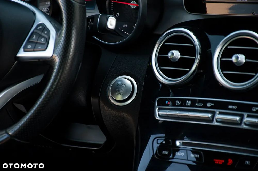 Mercedes-Benz Klasa C 180 (BlueTEC) d 7G-TRONIC AMG Line - 23