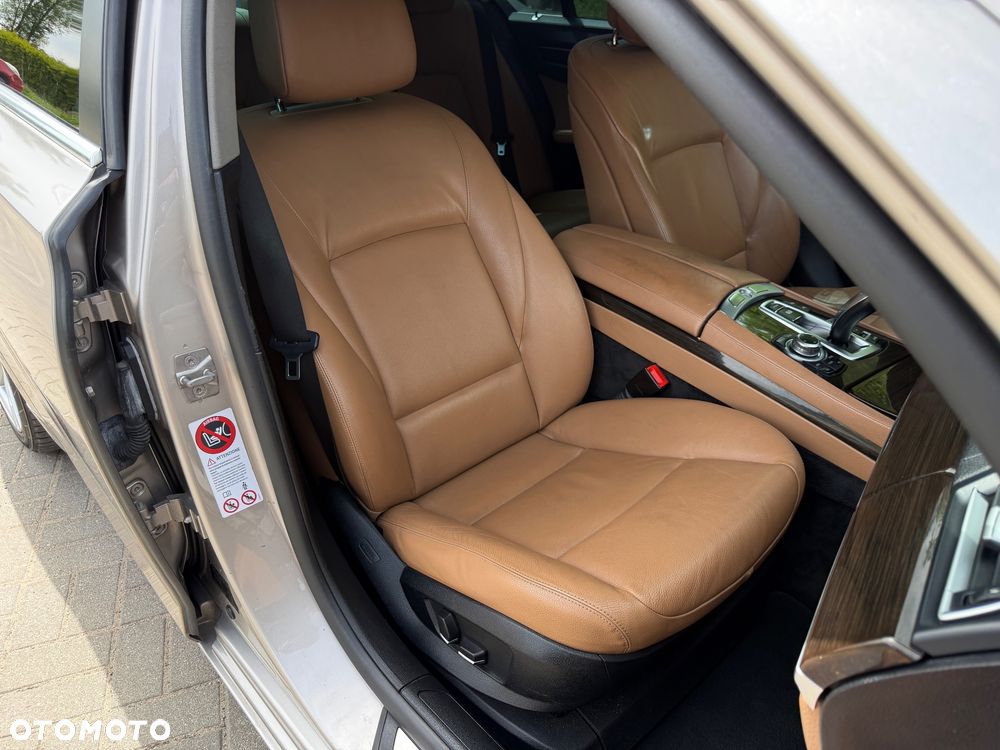 BMW Seria 7 740d xDrive - 10