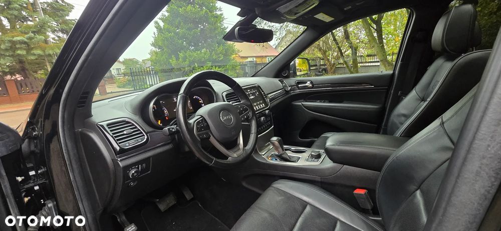 Jeep Grand Cherokee - 10