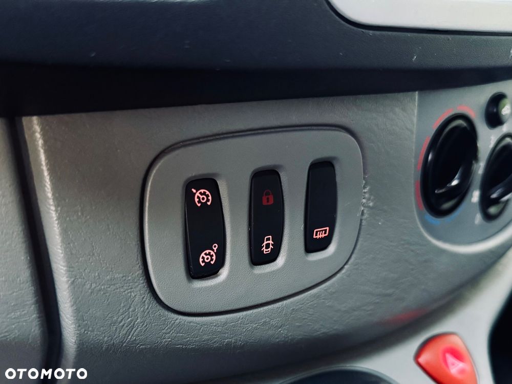 Renault Trafic - 18