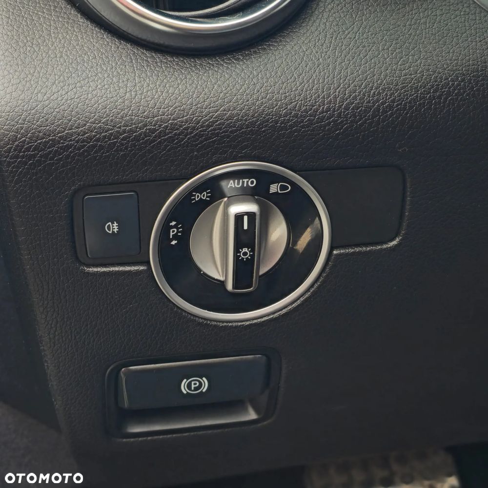 Mercedes-Benz SLK 200 (BlueEFFICIENCY) 7G-TRONIC - 37