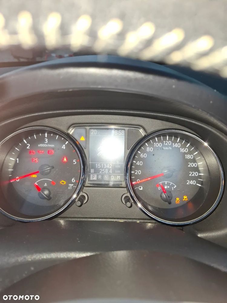 Nissan Qashqai 2.0 dCi DPF 4x4 tekna - 7