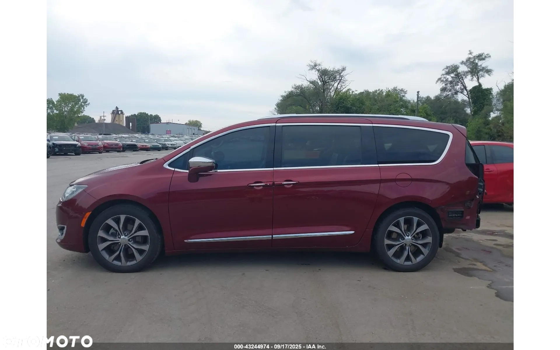 Chrysler Pacifica - 8