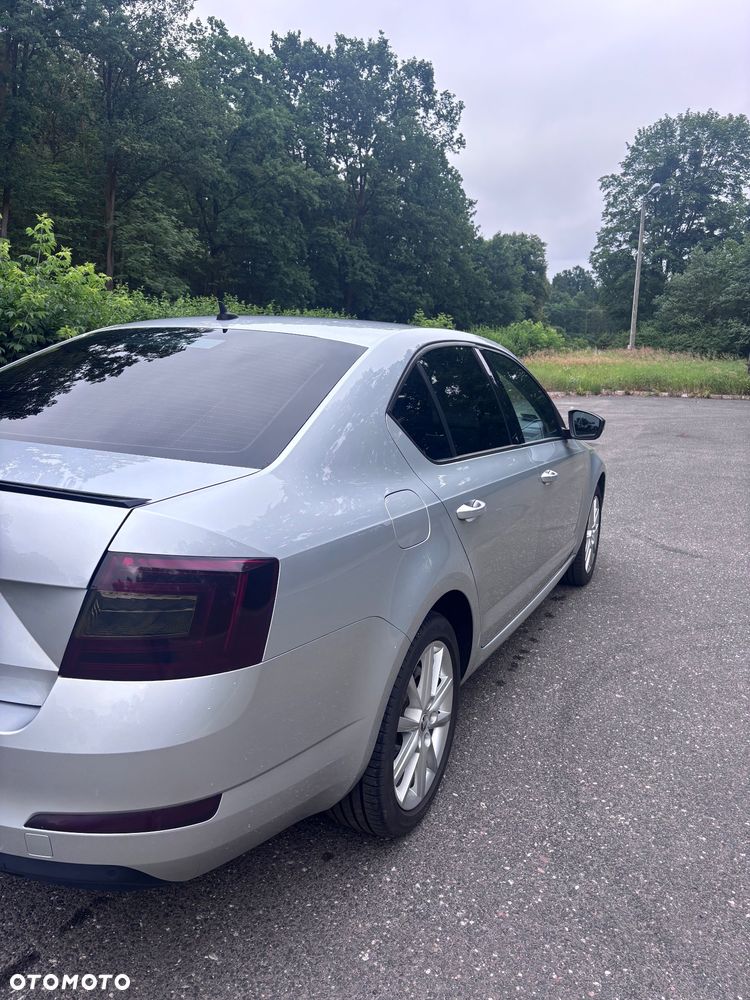 Skoda Octavia 2.0 TDI Style DSG - 4
