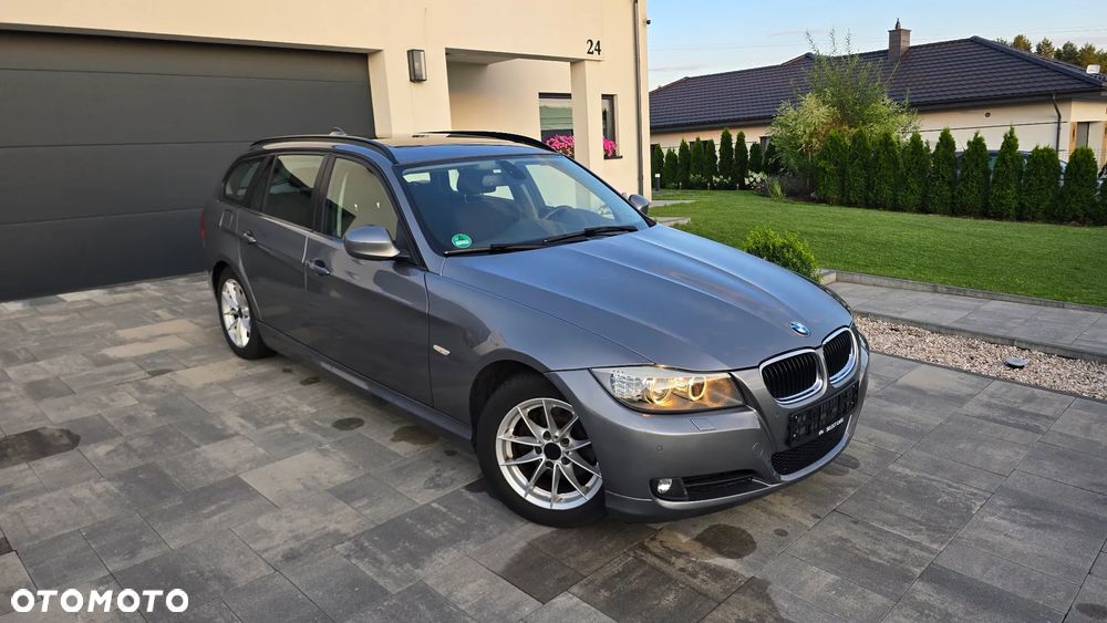 BMW Seria 3 318i Edition Exclusive - 1