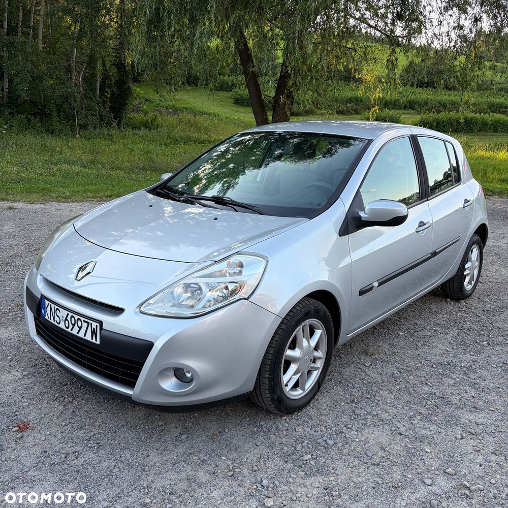Renault Clio 1.2 16V 75 TomTom Edition - 11