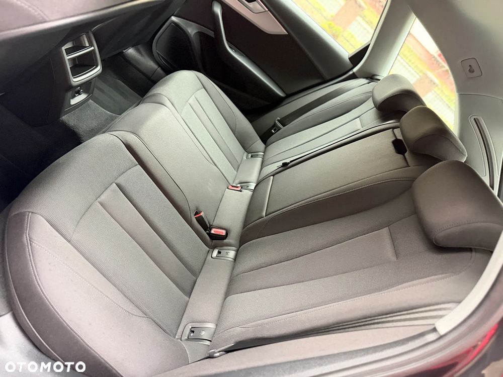 Audi A4 Avant 30 TDI S tronic advanced - 22