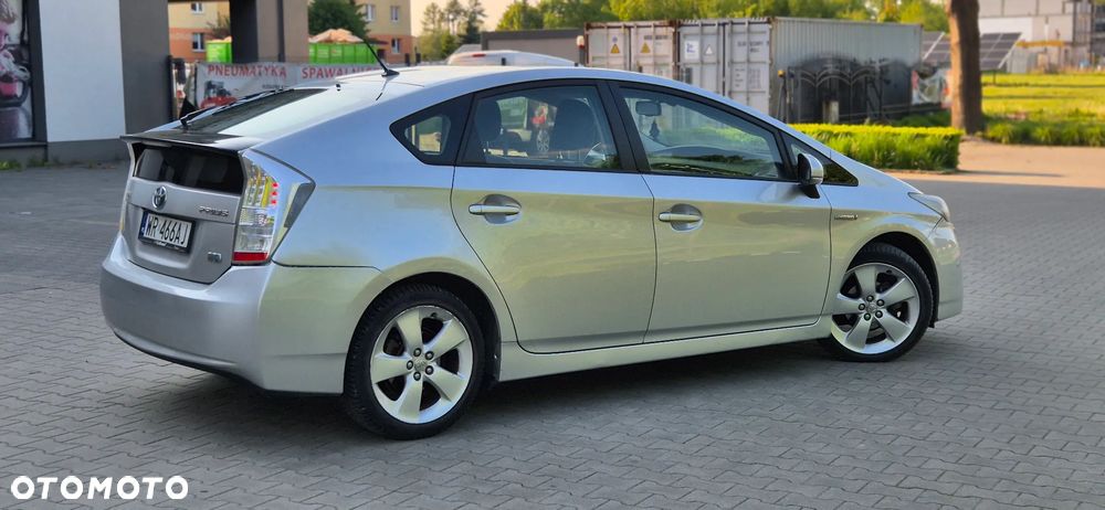Toyota Prius (Hybrid) Life - 34