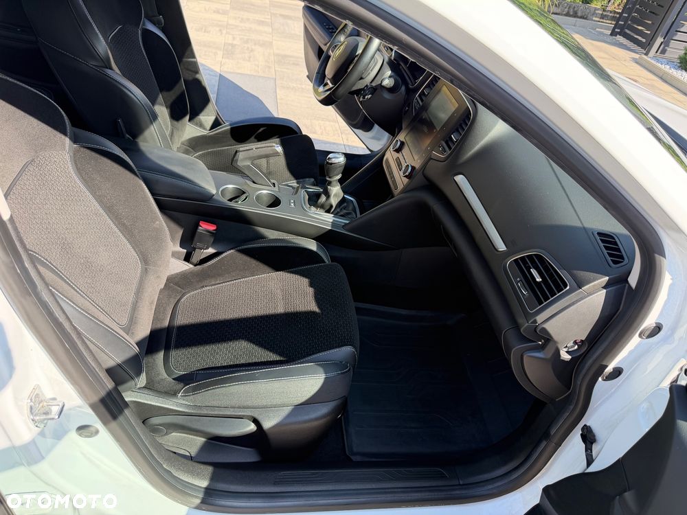 Renault Megane 1.5 Blue dCi Intens - 27