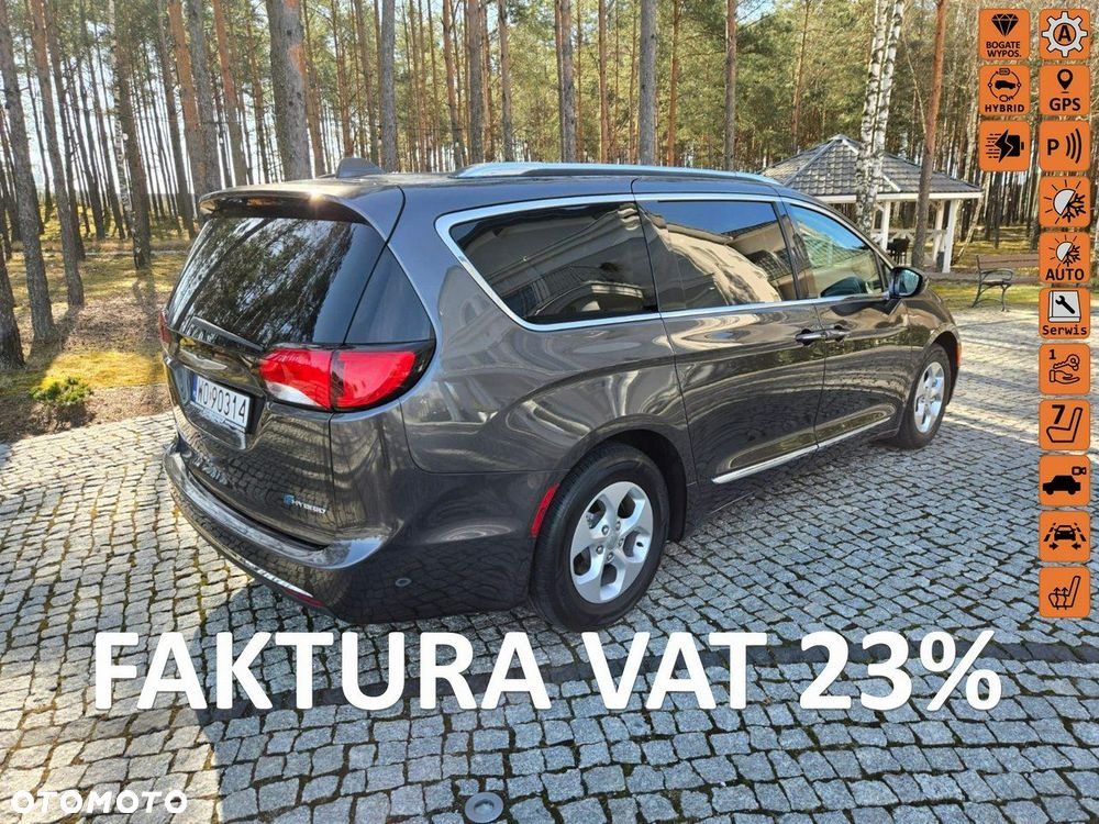 Chrysler Pacifica - 1