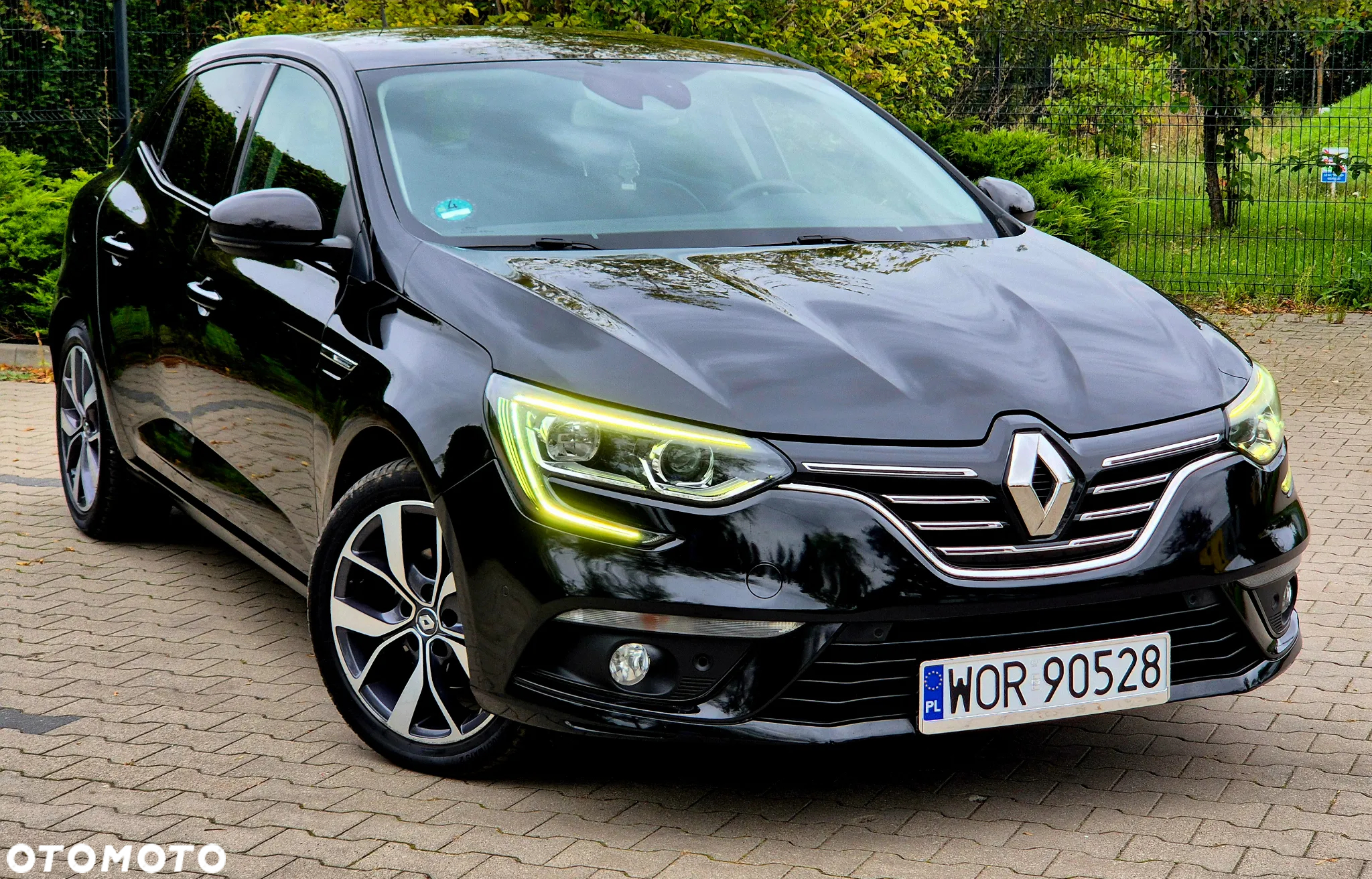 Renault Megane ENERGY TCe 130 Start & Stop Bose Edition - 6