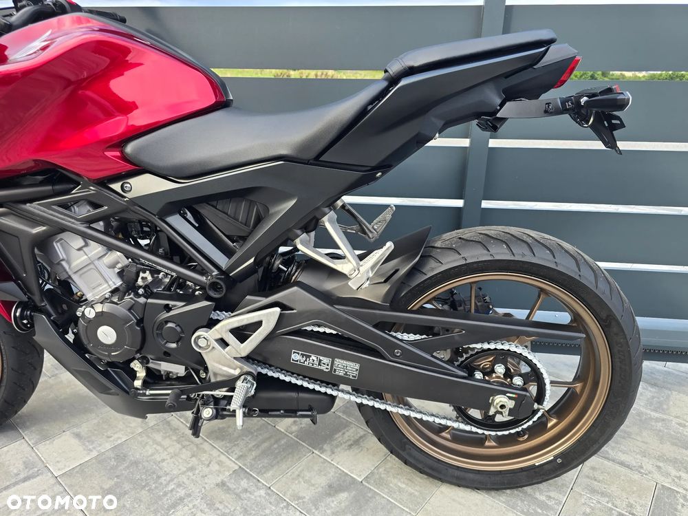 Honda CB - 12