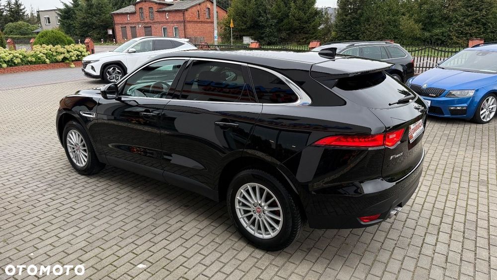 Jaguar F-Pace - 8